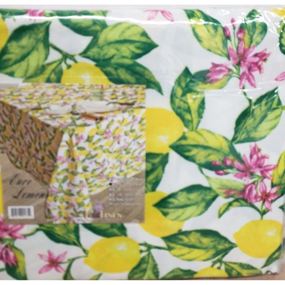 1 Printed Fabric Tablecloth, 52